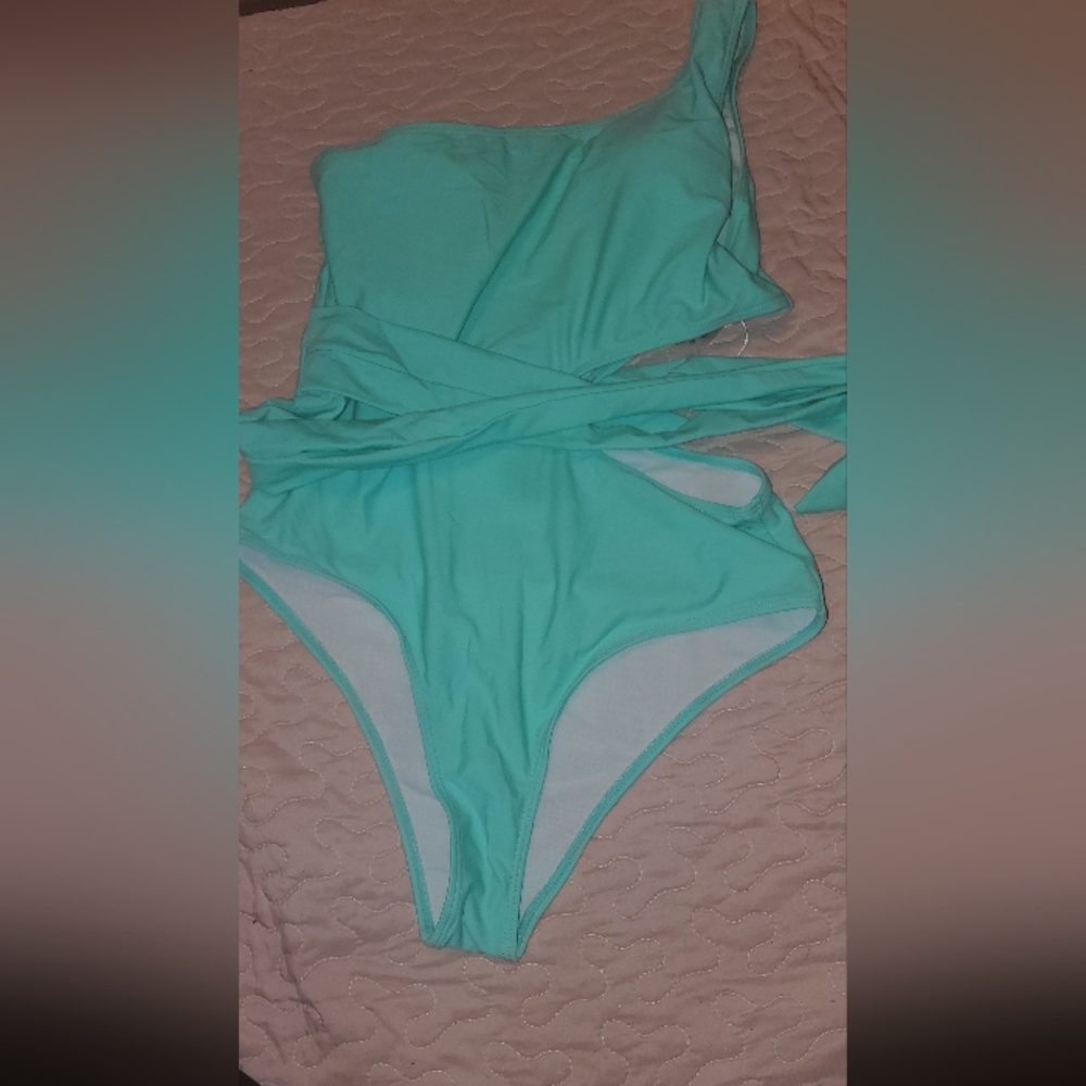 NWOT LILLUSORY Women Mint One Piece Swimsuits Sexy One Shoulder, New - Picture 4 of 4